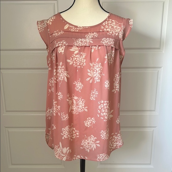 LOFT Tops - LOFT Pink Ruffled Cap Sleeve Blouse